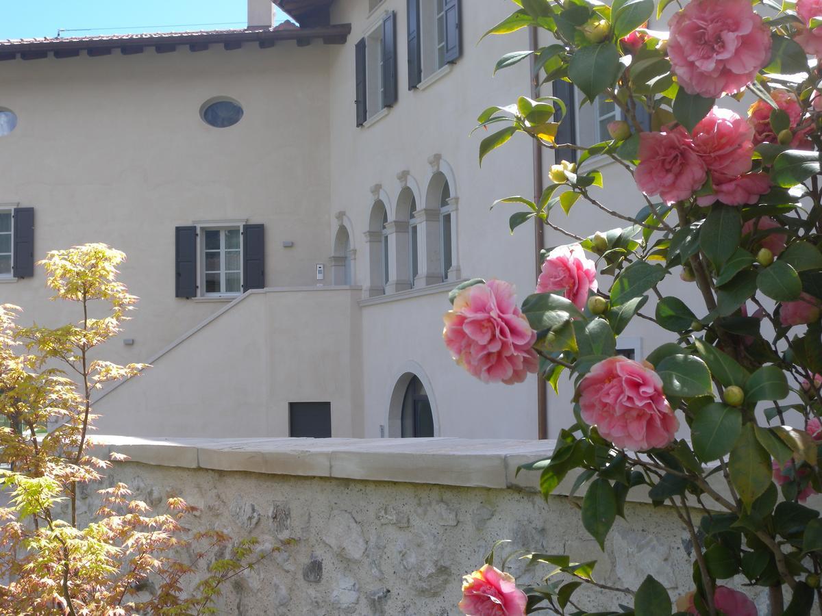 Borgo San Nazzaro Aparthotel Riva del Garda Ngoại thất bức ảnh